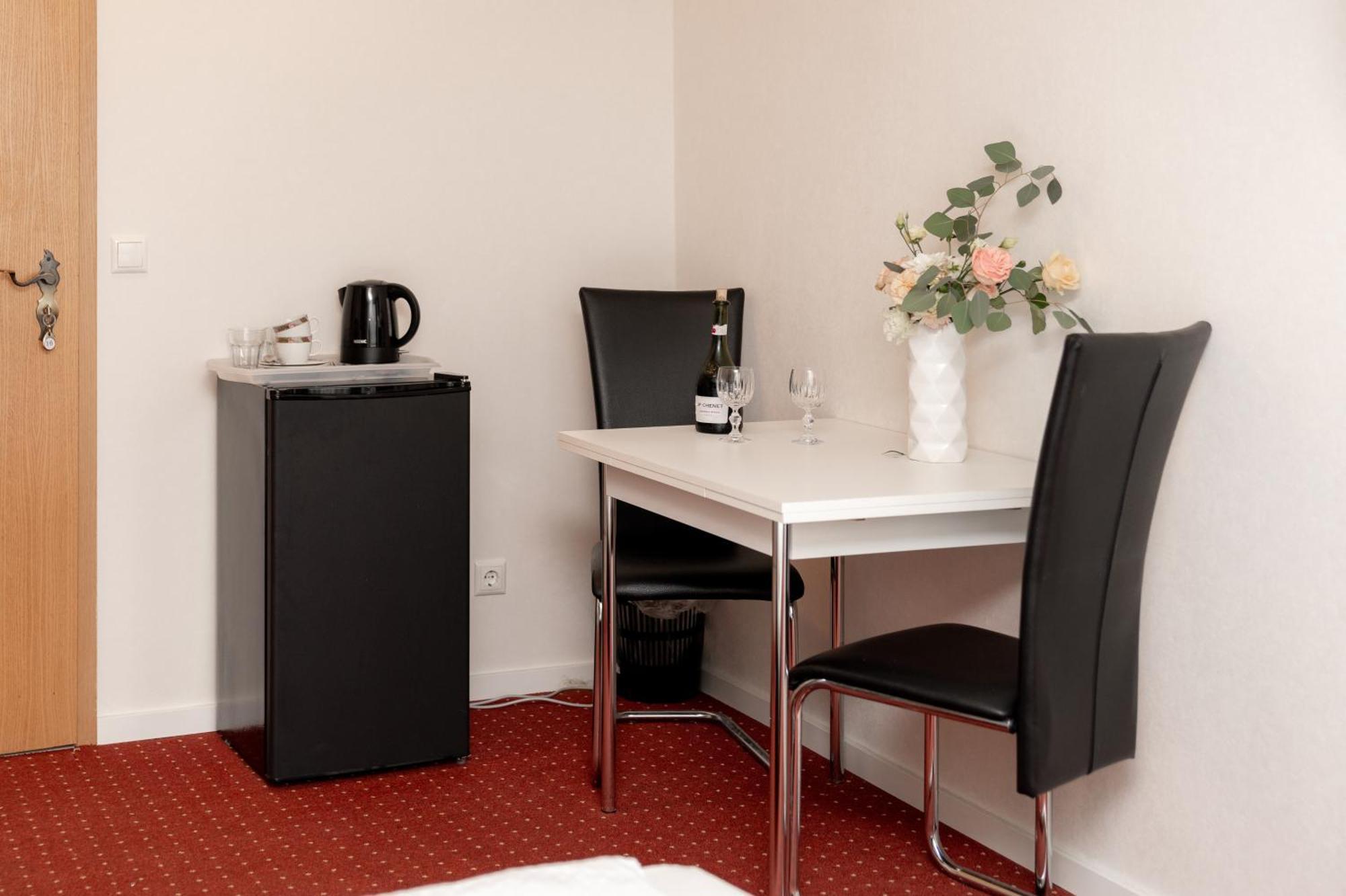 Hotel Zum Hahn Garbsen Εξωτερικό φωτογραφία