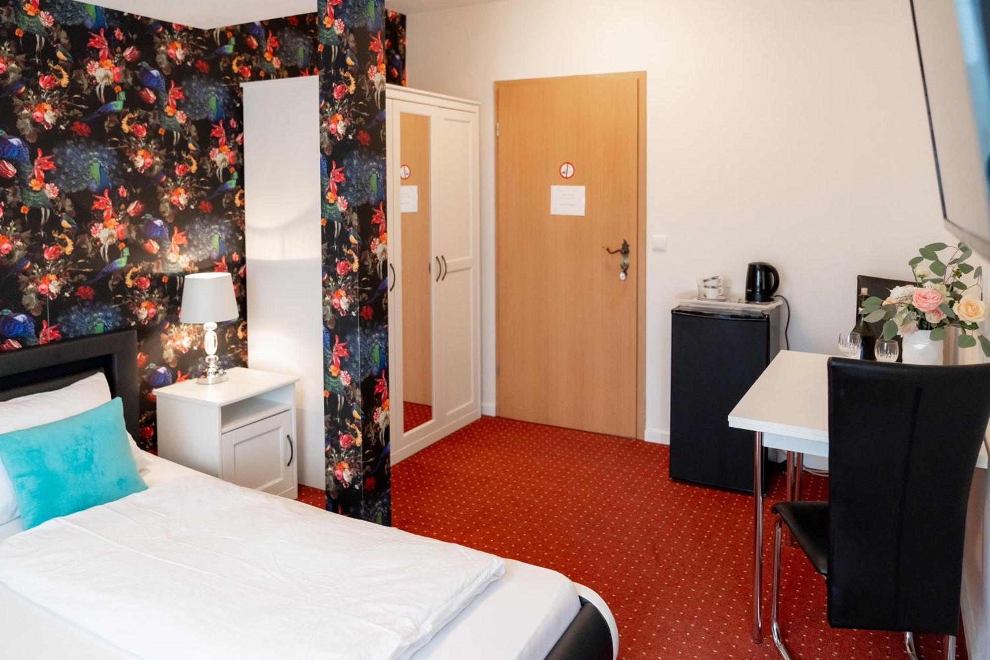 Hotel Zum Hahn Garbsen Εξωτερικό φωτογραφία