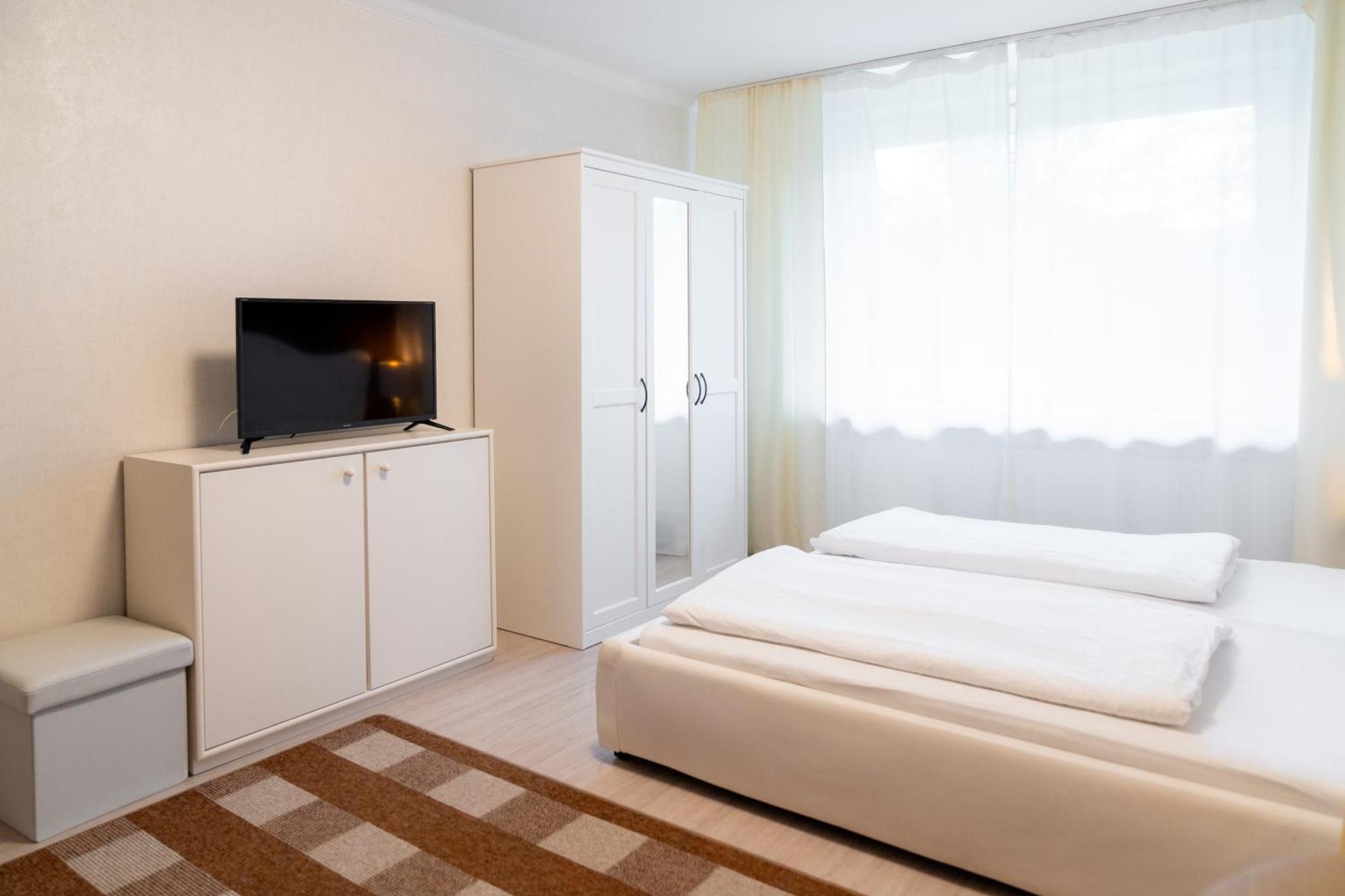 Hotel Zum Hahn Garbsen Εξωτερικό φωτογραφία